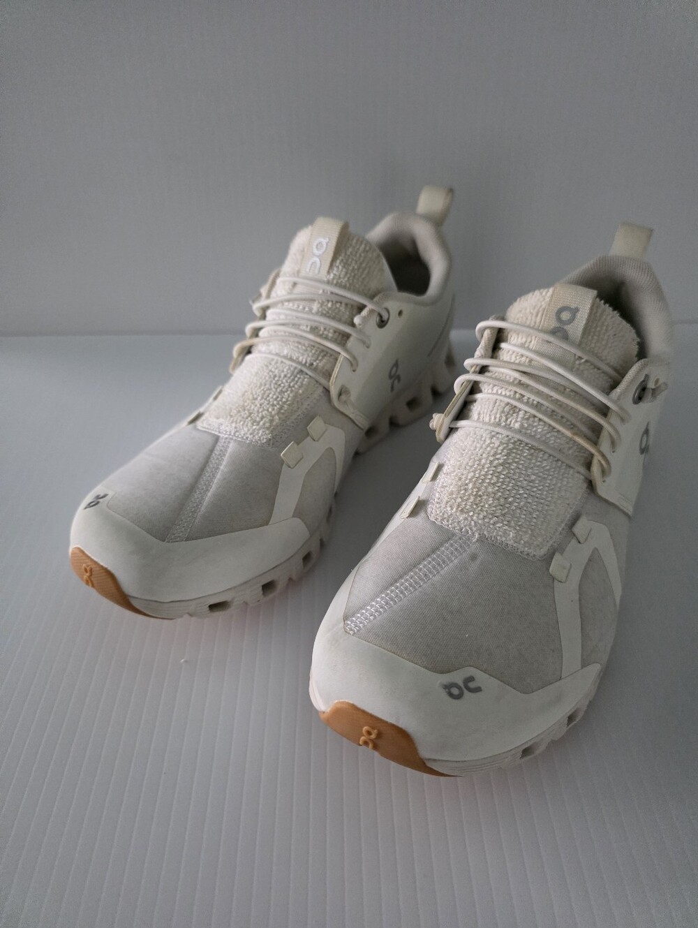 On Cloud Terry 5 Womans Size 8.5 Lightweight Sneakers in Cream